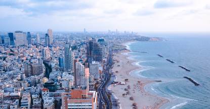 Telavive: verão non stop. Licite e venha celebrar!